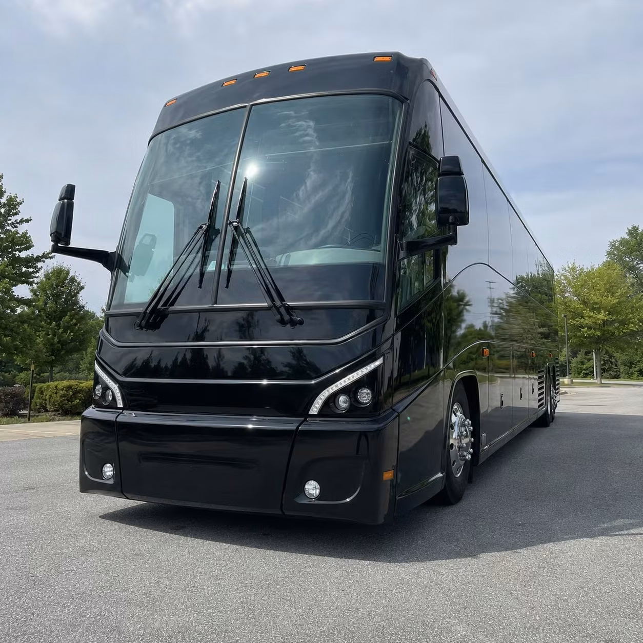 charterbusrochestermn com will help you move personnel to and from rochester international airport